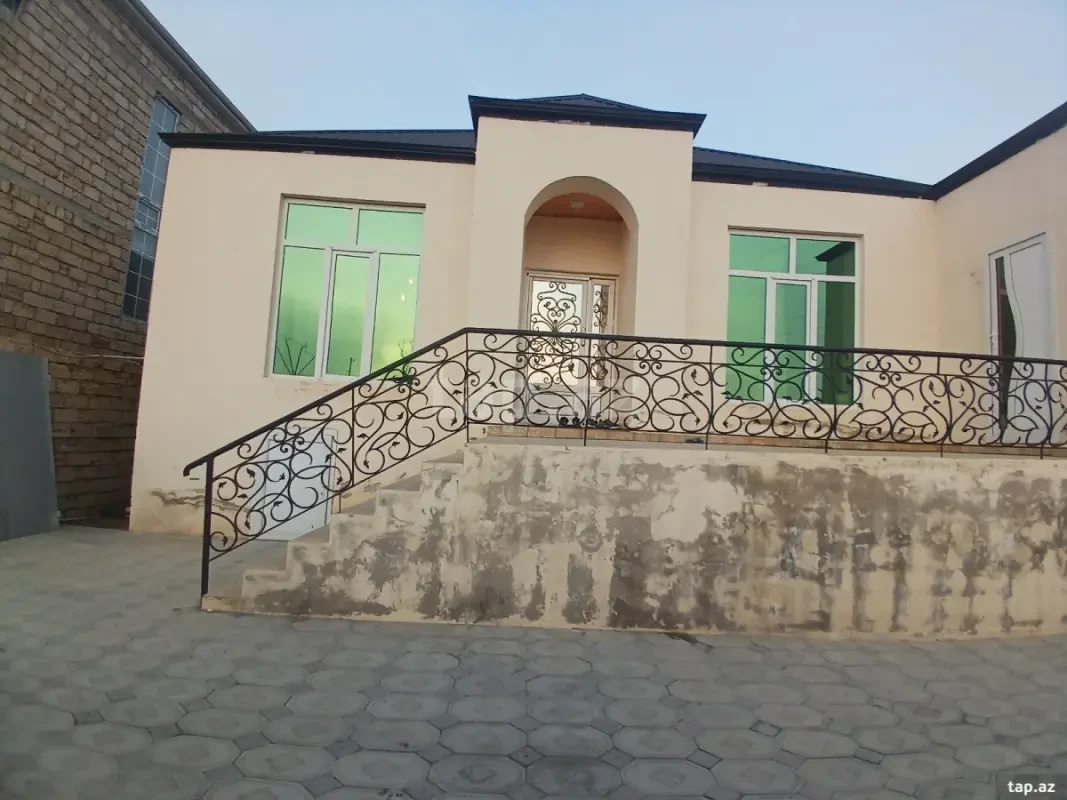 Satılır 4 otaqlı həyət evi 155 m²