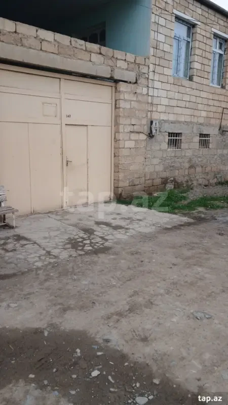 Satılır 6 otaqlı həyət evi 200 m²
