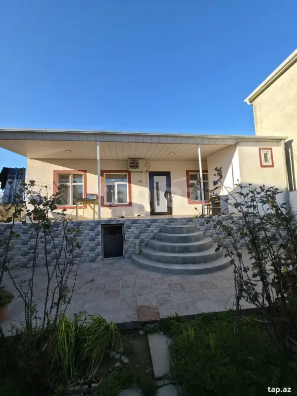 Satılır 4 otaqlı həyət evi 100 m²