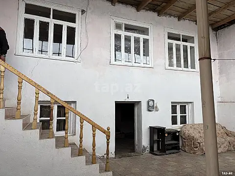 Satılır 4 otaqlı həyət evi 200 m² — Gədəbəy 4 otaq 200.00 m²