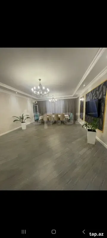 Satılır 3 otaqlı yeni tikili 145 m²