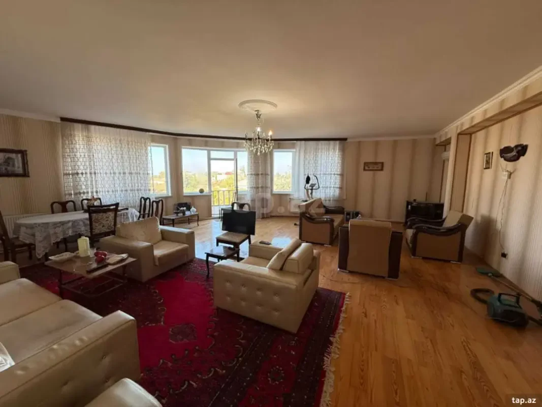 Satılır 7 otaqlı həyət evi 450 m²