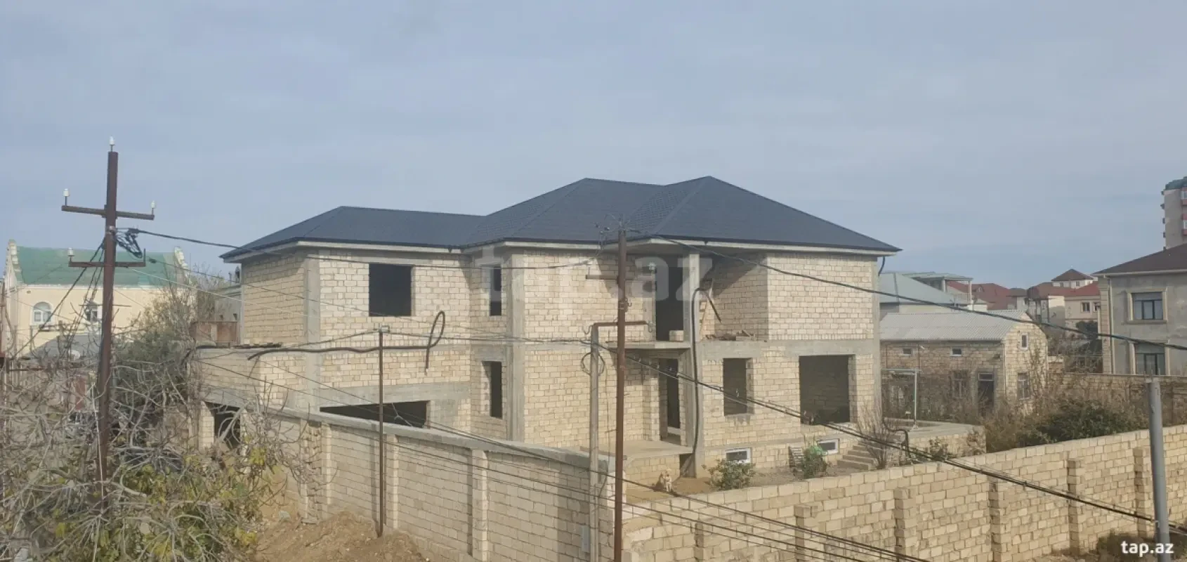 Satılır 7 otaqlı həyət evi 400 m²