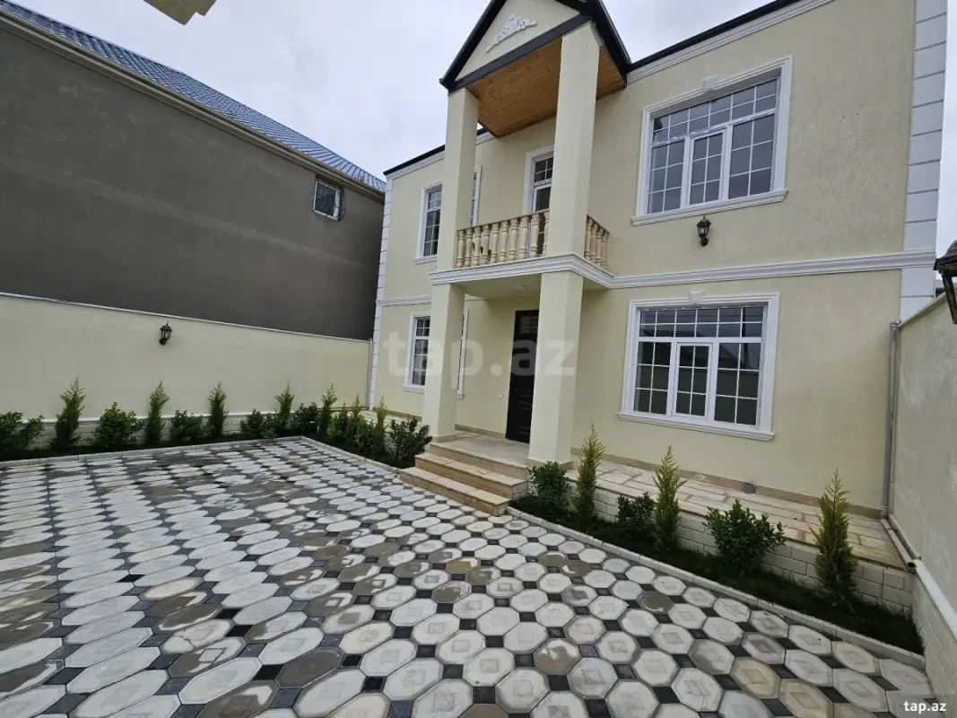Satılır 6 otaqlı həyət evi 200 m²