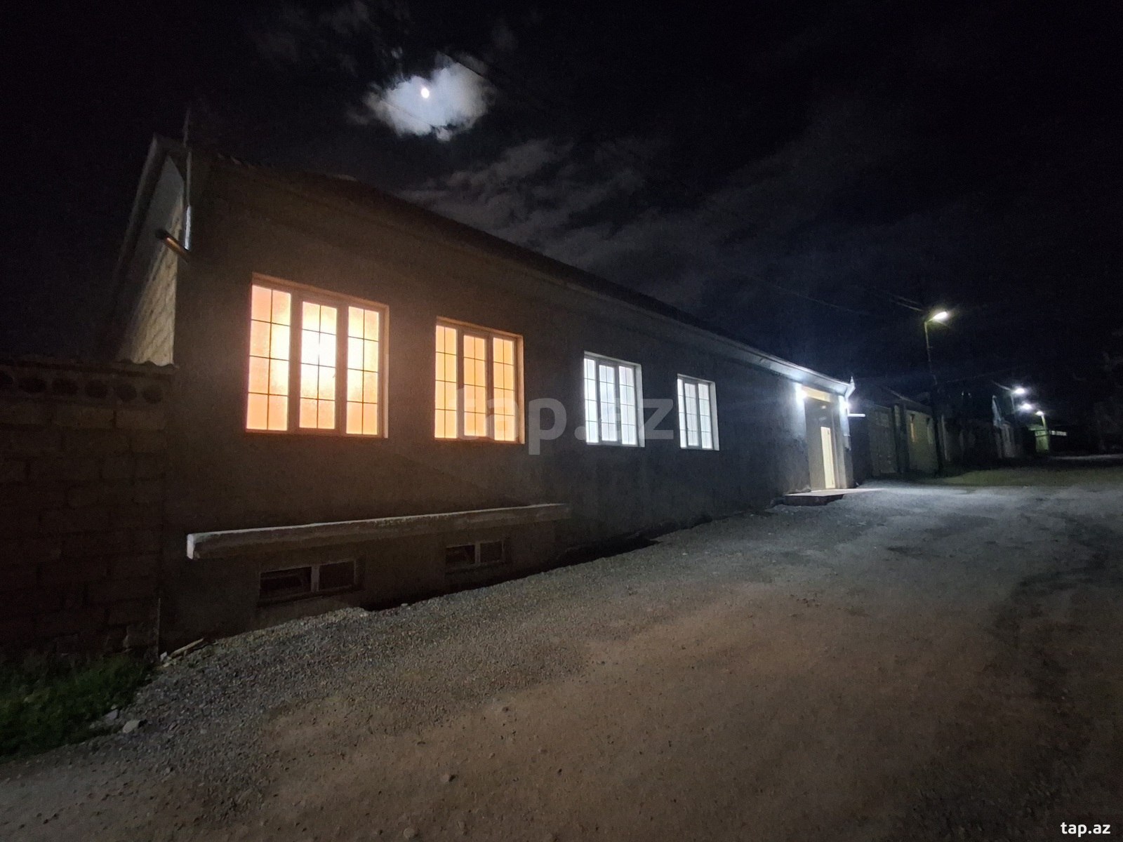 Satılır 4 otaqlı həyət evi 140 m²