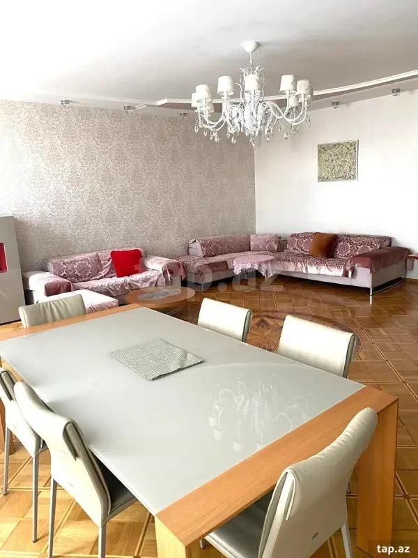 Kirayə verilir 4 otaqlı yeni tikili 200 m²