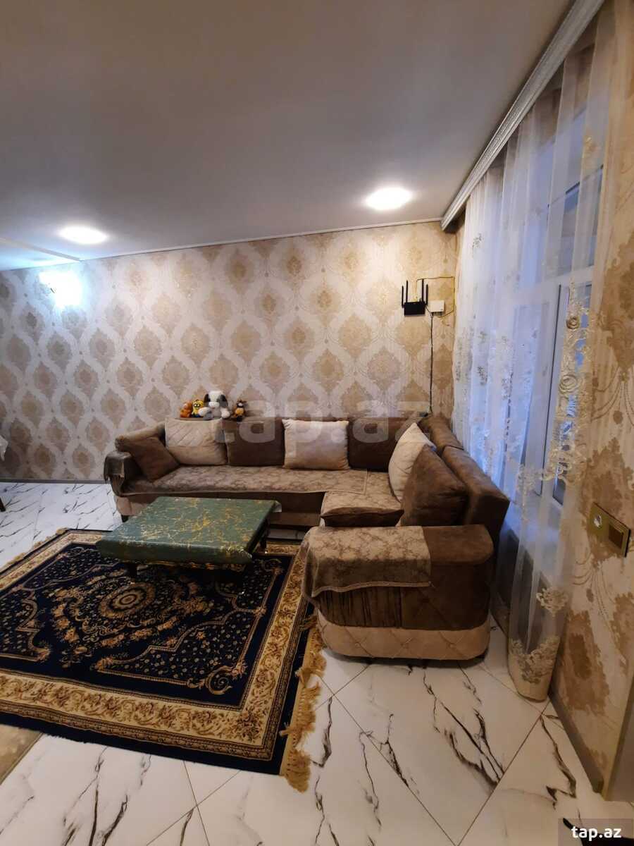 Satılır 6 otaqlı həyət evi 200 m²