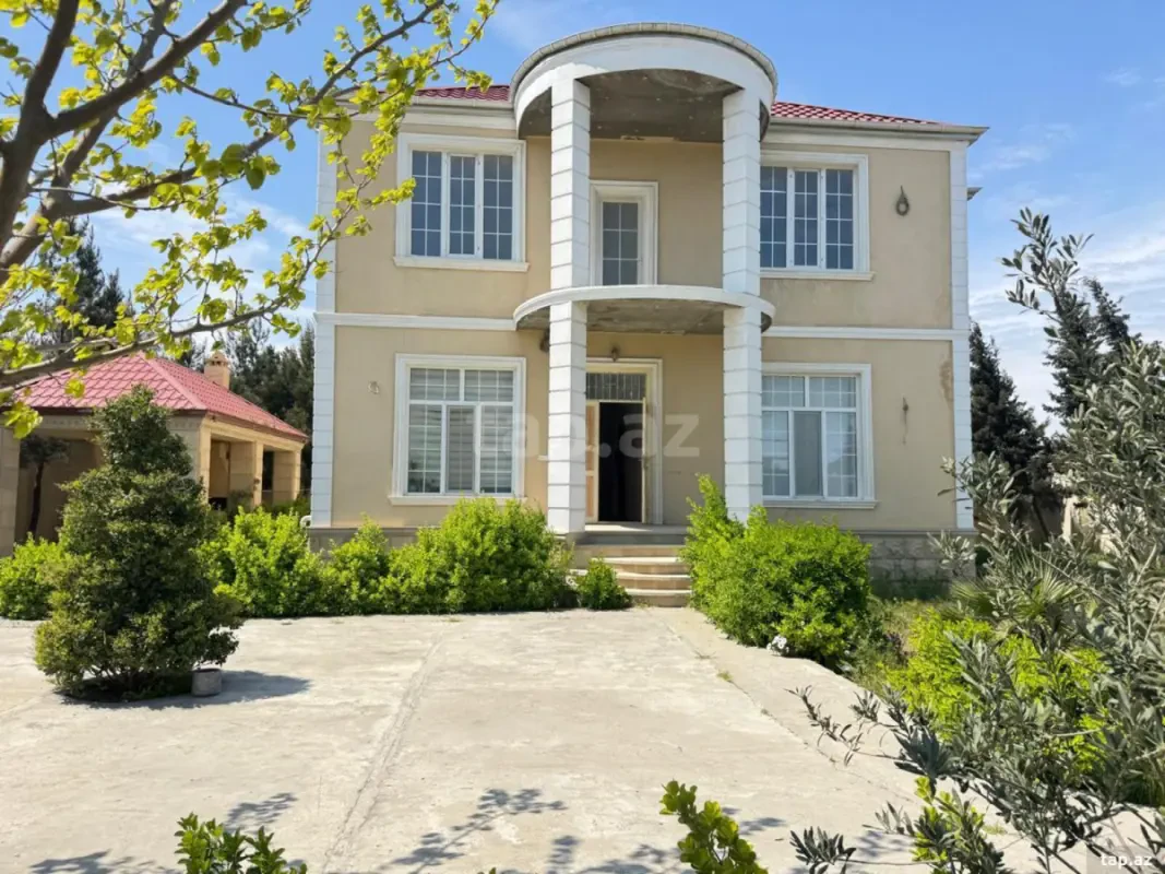 Satılır 4 otaqlı həyət evi 250 m²