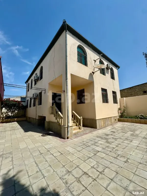 Satılır 6 otaqlı həyət evi 218 m²