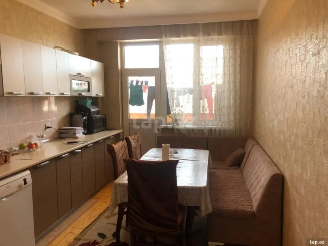 Satılır 3 otaqlı yeni tikili 95 m²