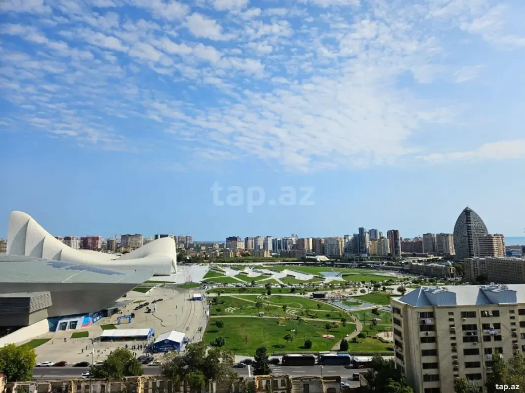 Kirayə verilir 3 otaqlı yeni tikili 120 m²