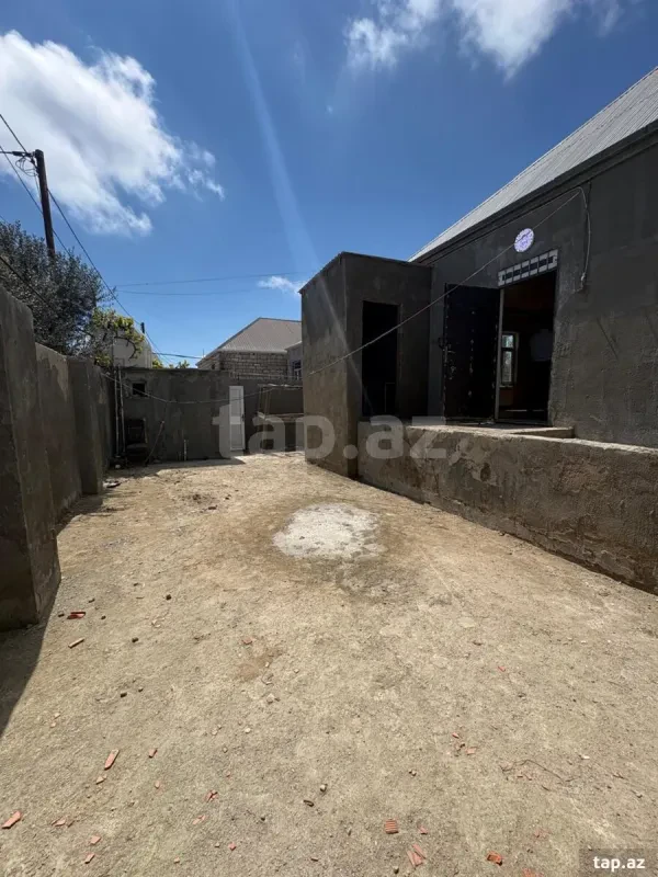 Satılır 4 otaqlı həyət evi 100 m²