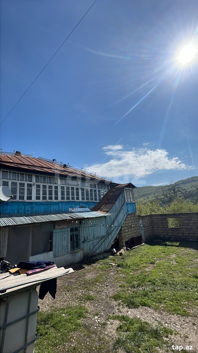 Satılır 5 otaqlı həyət evi 1100 m²