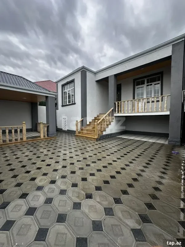 Satılır 4 otaqlı həyət evi 100 m²