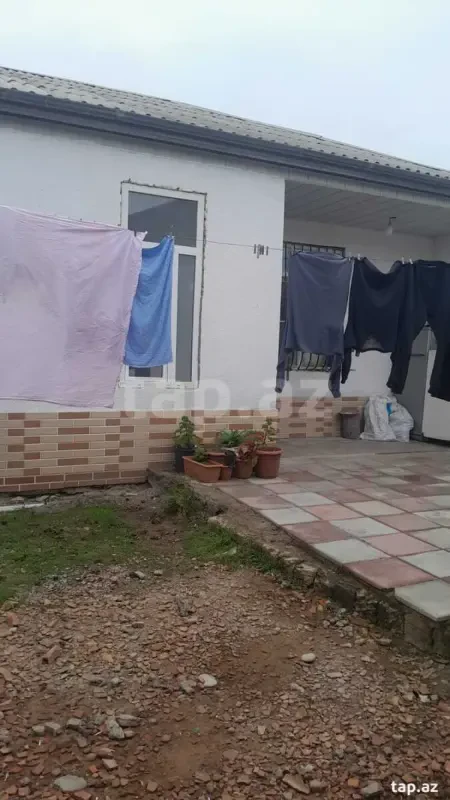 Satılır 4 otaqlı həyət evi 100 m²