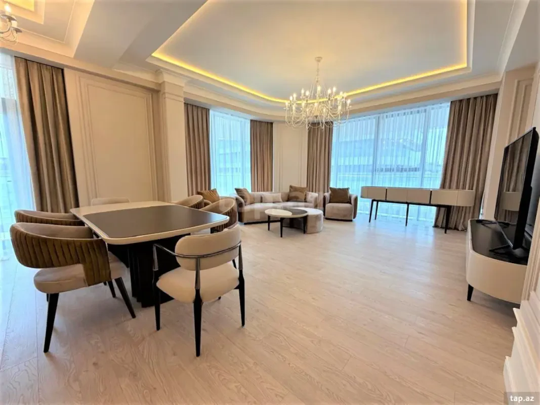 Kirayə verilir 4 otaqlı yeni tikili 220 m²