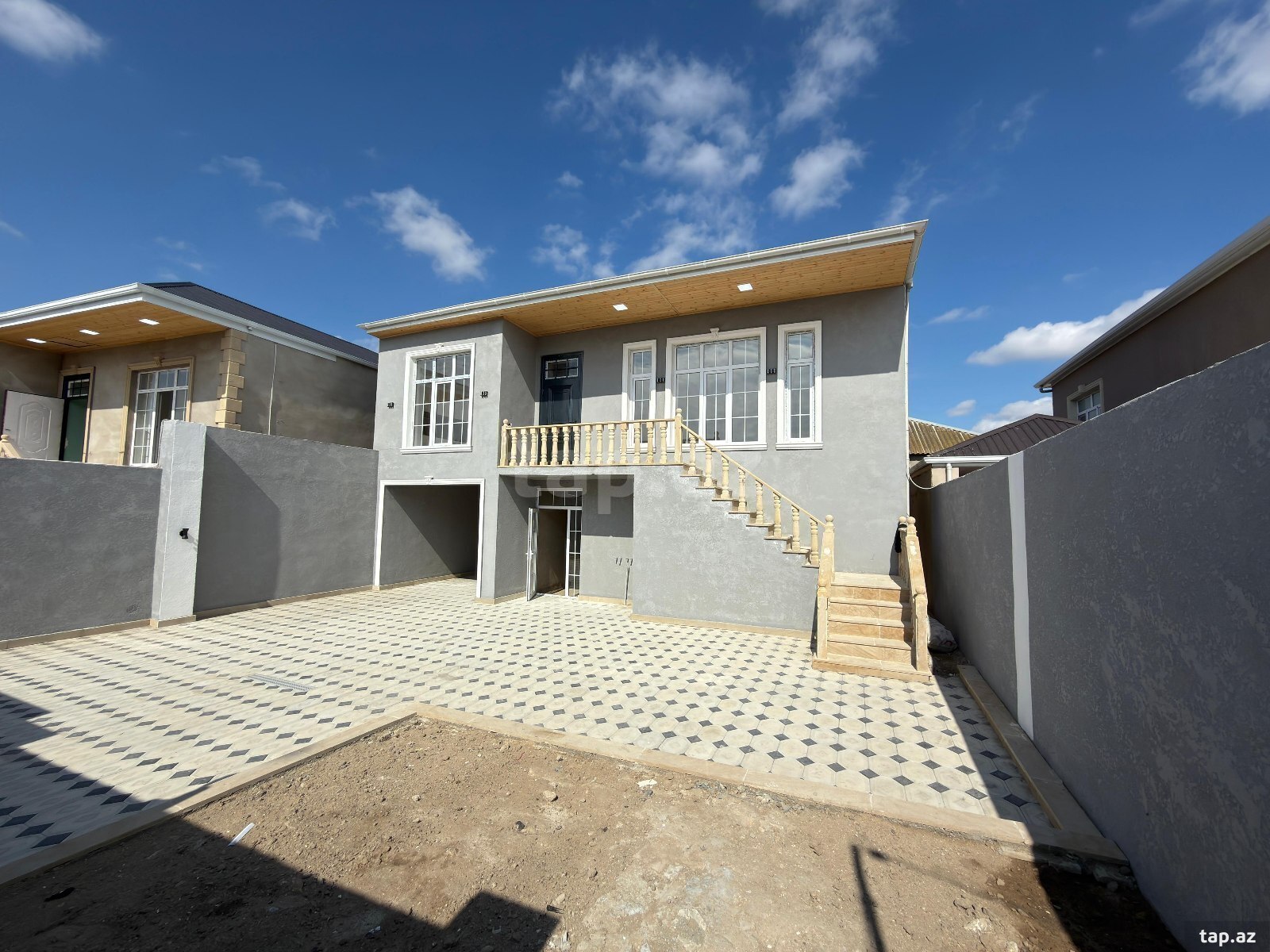 Satılır 3 otaqlı həyət evi 230 m²