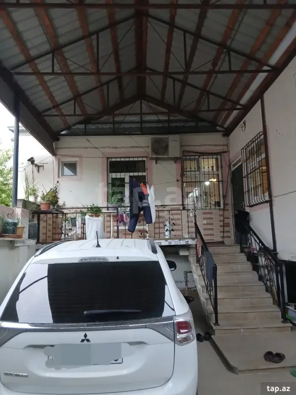 Satılır 5 otaqlı həyət evi 100 m²
