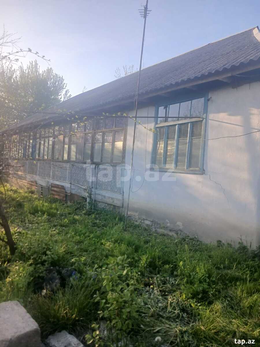 Satılır 6 otaqlı həyət evi 220 m²