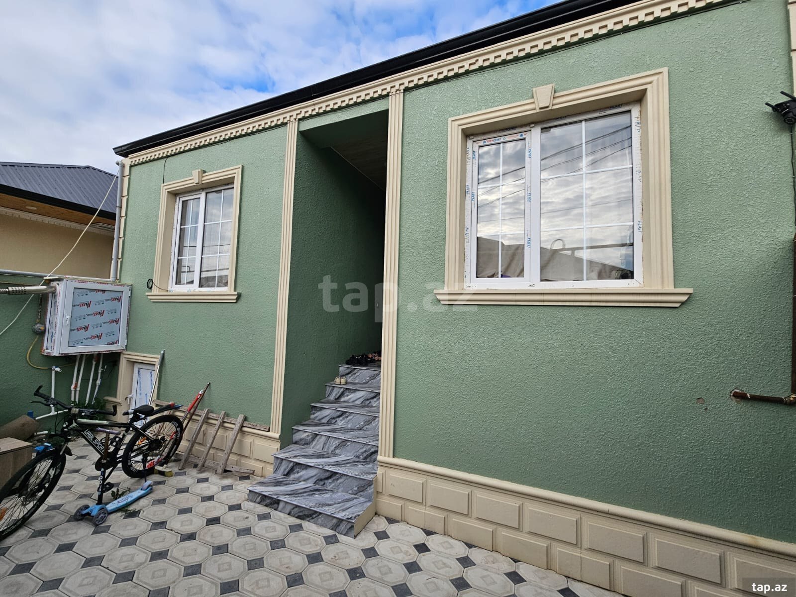 Satılır 3 otaqlı həyət evi 150 m²