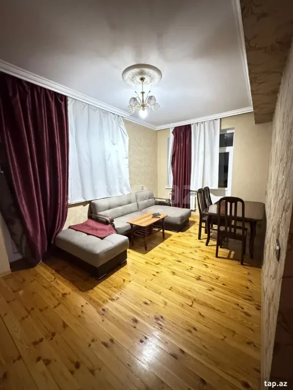 Kirayə verilir 2 otaqlı mənzil 85 m²