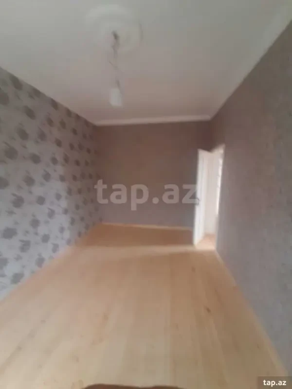 Satılır 8 otaqlı həyət evi 200 m²