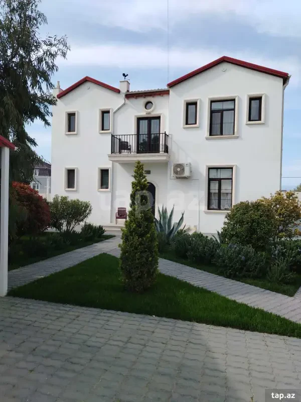 Satılır 4 otaqlı həyət evi 190 m²