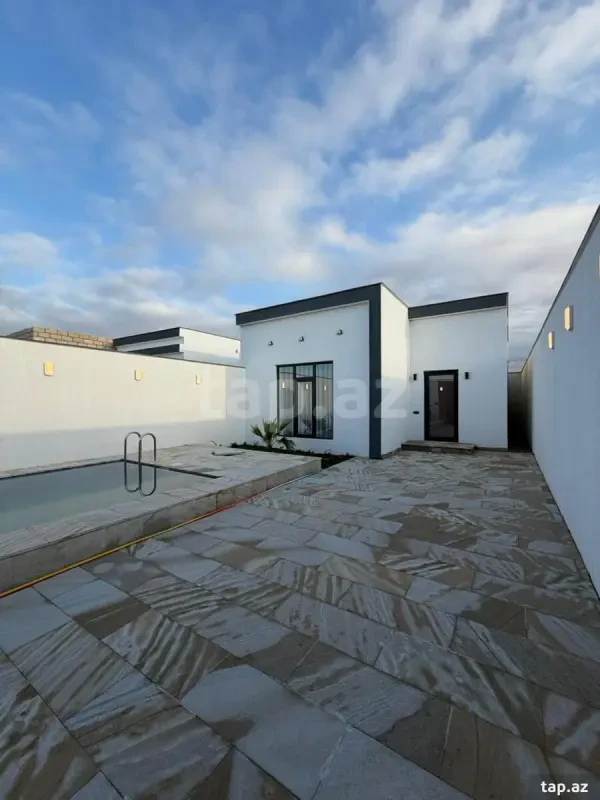 Satılır 3 otaqlı həyət evi 100 m²