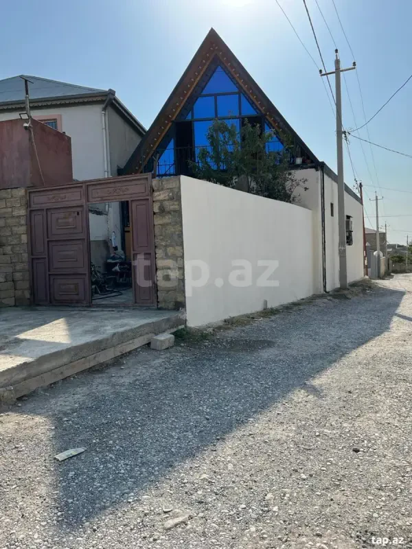 Satılır 6 otaqlı həyət evi 180 m²
