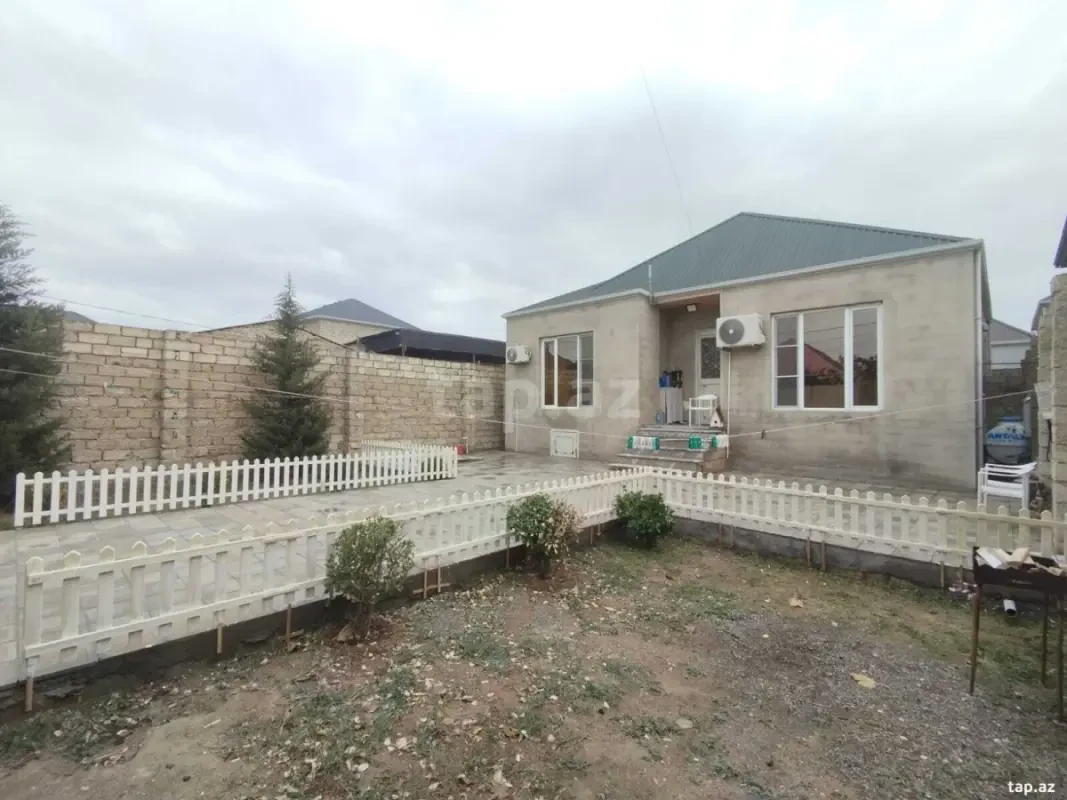 Satılır 3 otaqlı həyət evi 100 m²