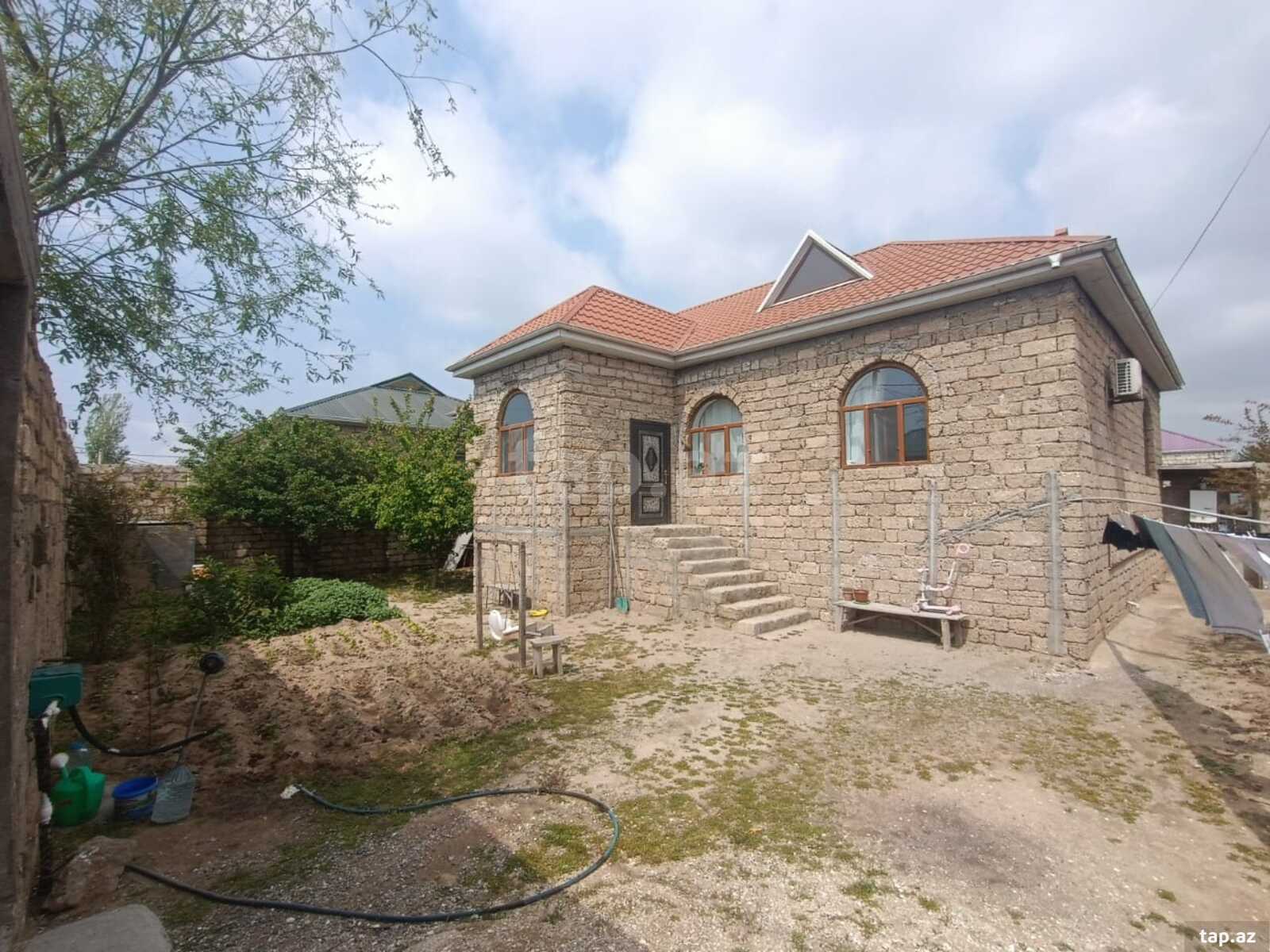 Satılır 4 otaqlı həyət evi 150 m²