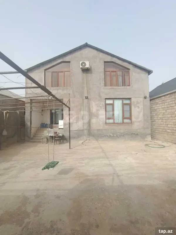 Satılır 5 otaqlı həyət evi 160 m²