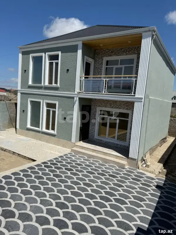 Satılır 6 otaqlı həyət evi 300 m²