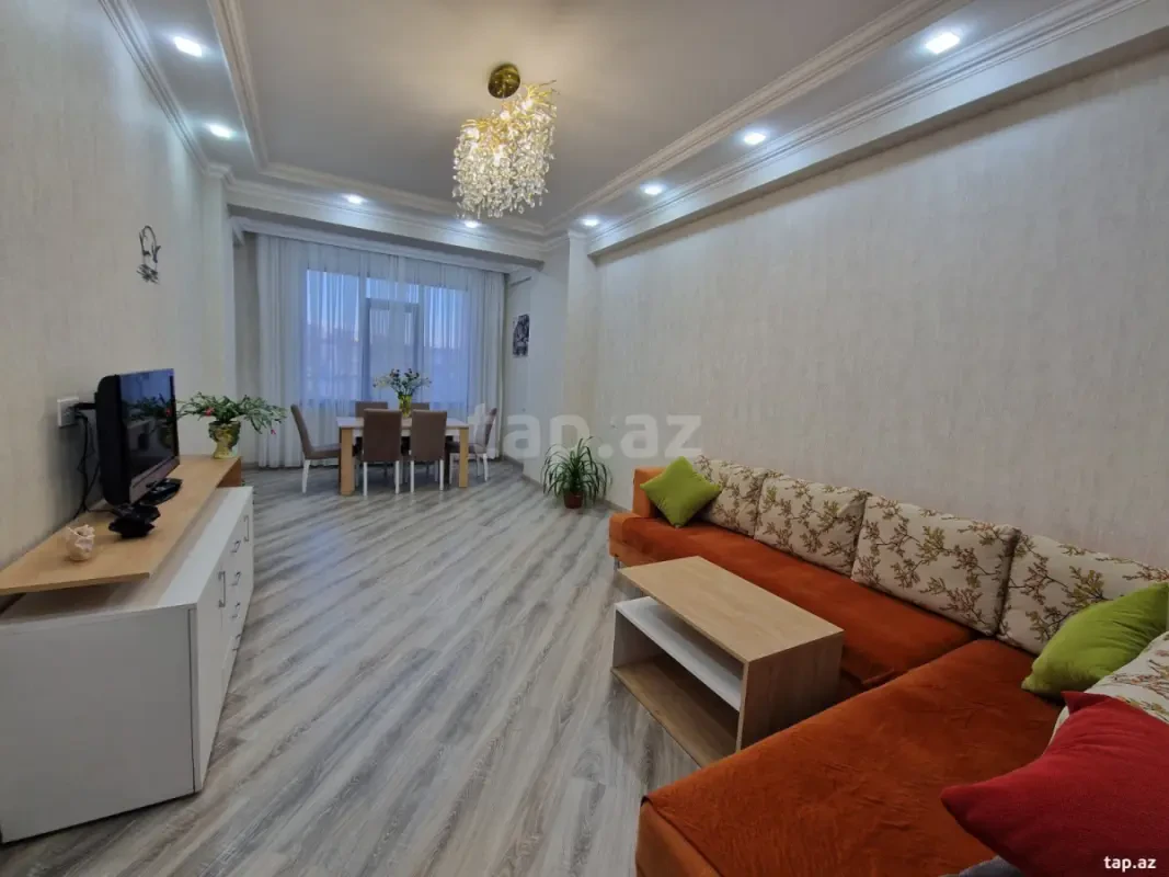 Kirayə verilir 2 otaqlı yeni tikili 70 m²