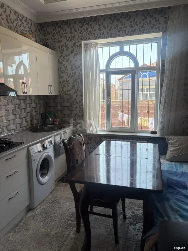 Satılır 4 otaqlı yeni tikili 186 m²