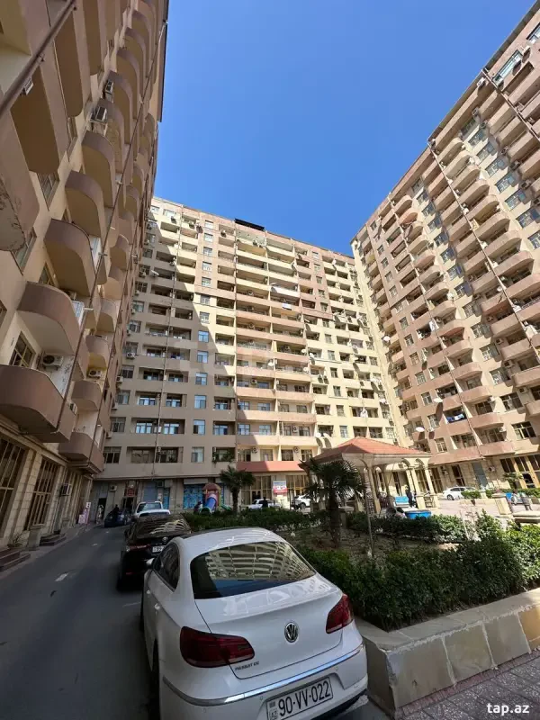 Satılır 3 otaqlı yeni tikili 130 m²
