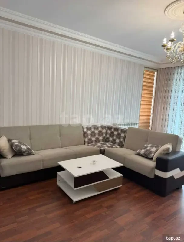 Kirayə verilir 3 otaqlı yeni tikili 130 m²