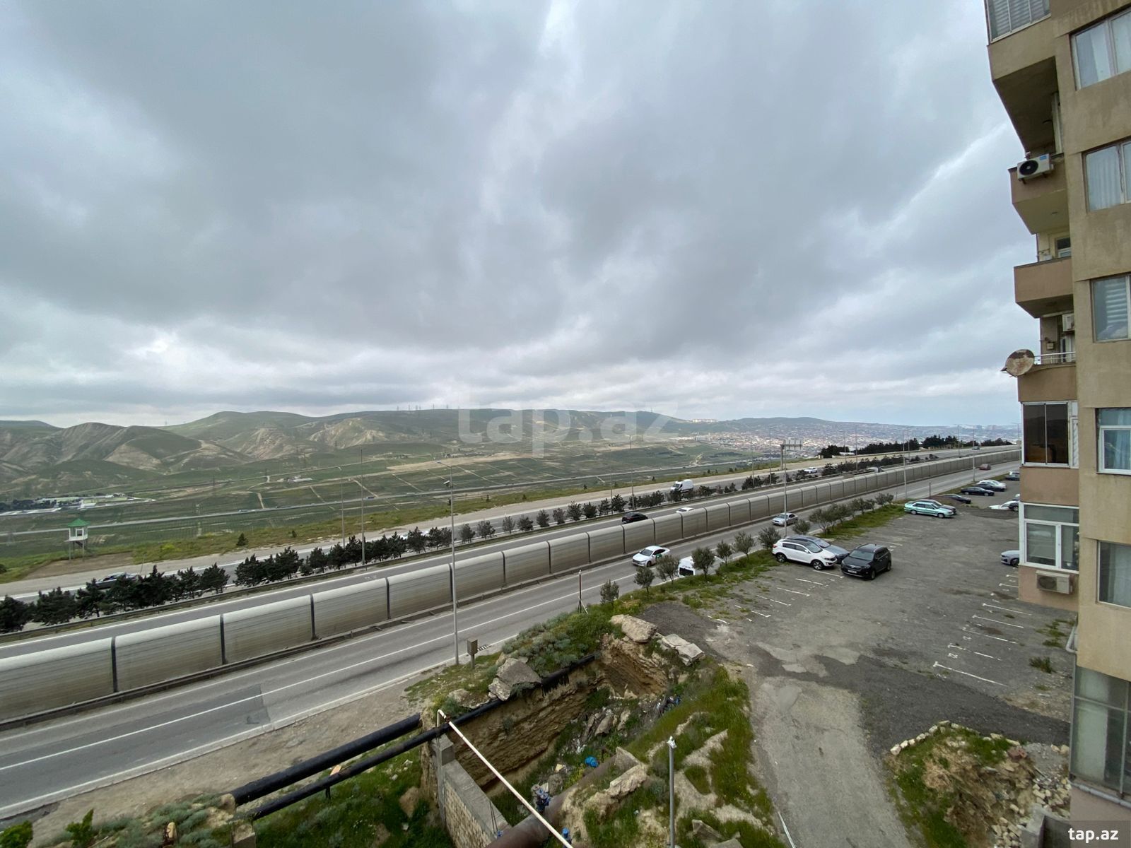 Satılır 3 otaqlı yeni tikili 84 m²