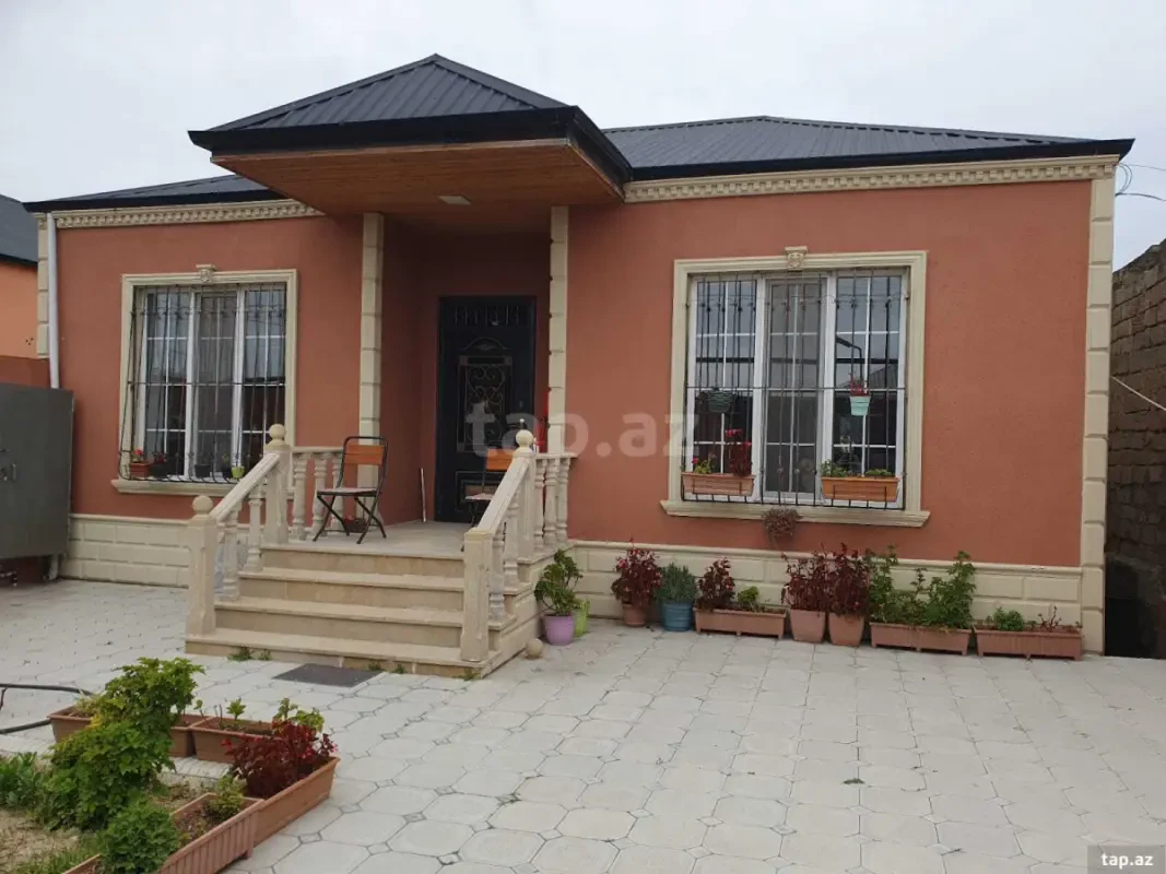 Satılır 3 otaqlı həyət evi 100 m²