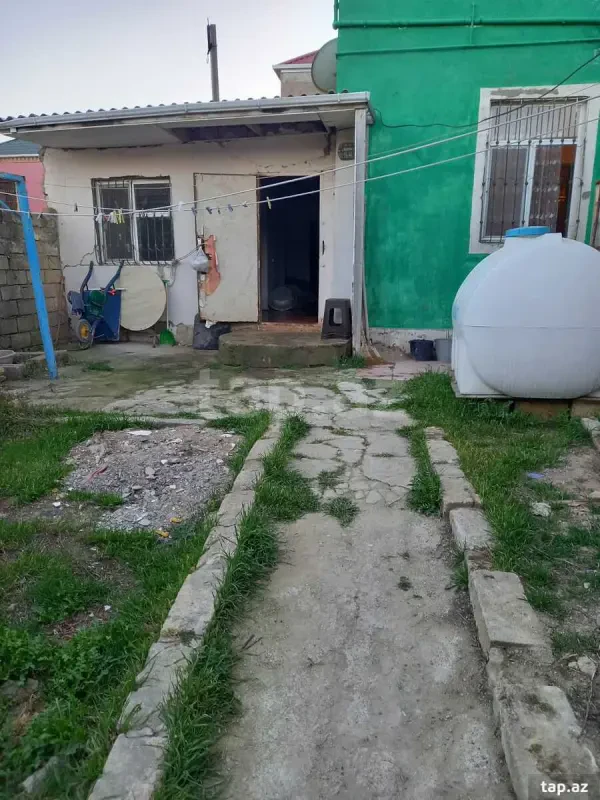 Satılır 3 otaqlı həyət evi 100 m²
