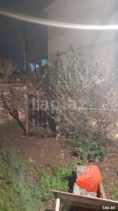 Satılır 4 otaqlı həyət evi 300 m²
