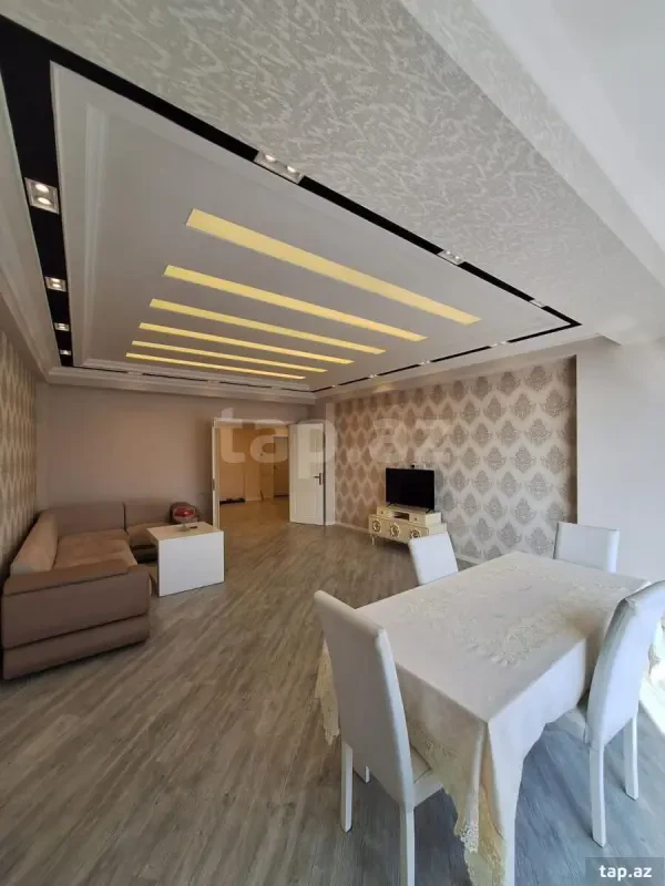 Kirayə verilir 3 otaqlı yeni tikili 115 m²