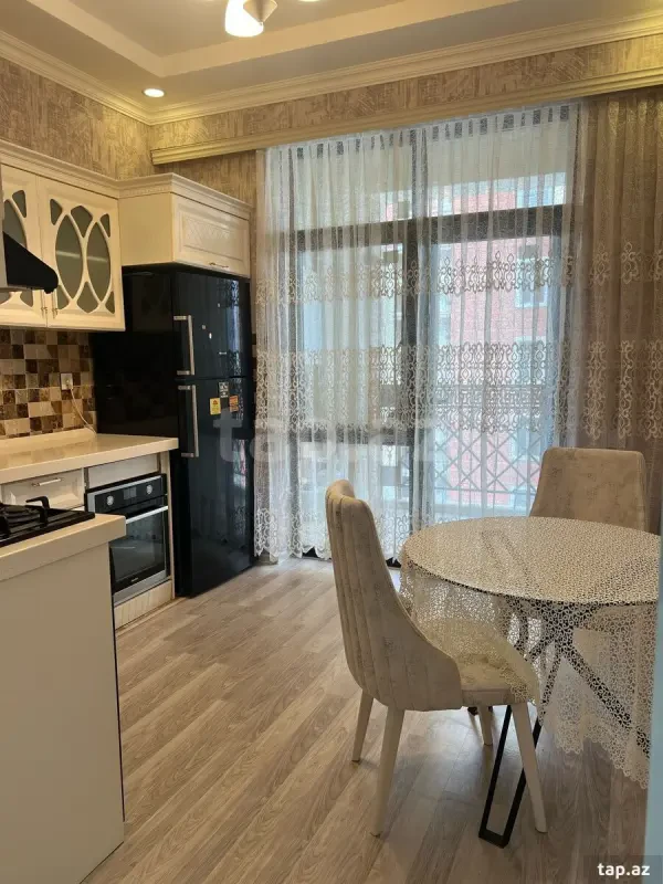 Kirayə verilir 2 otaqlı yeni tikili 80 m²
