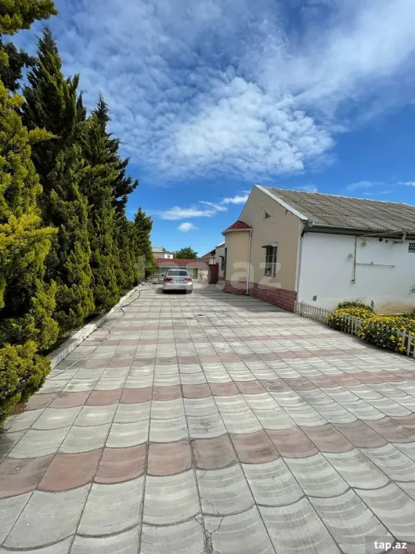 Satılır 7 otaqlı həyət evi 220 m²