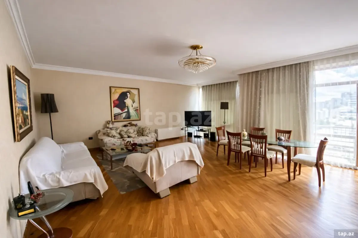 Satılır 3 otaqlı yeni tikili 140 m²