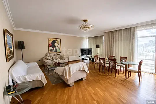 Satılır 3 otaqlı yeni tikili 140 m² — Bakı 3 otaq 140.00 m²