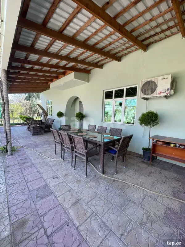 Satılır 5 otaqlı həyət evi 200 m²