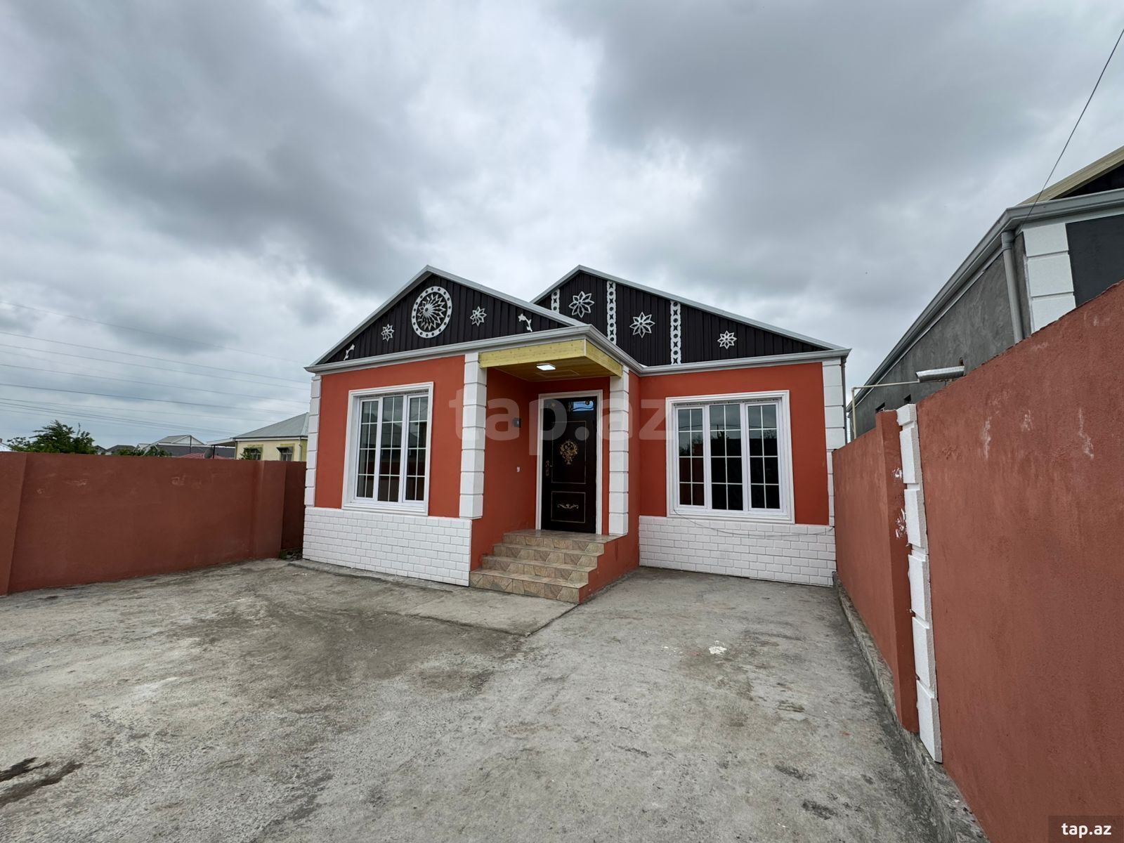 Satılır 4 otaqlı həyət evi 100 m²