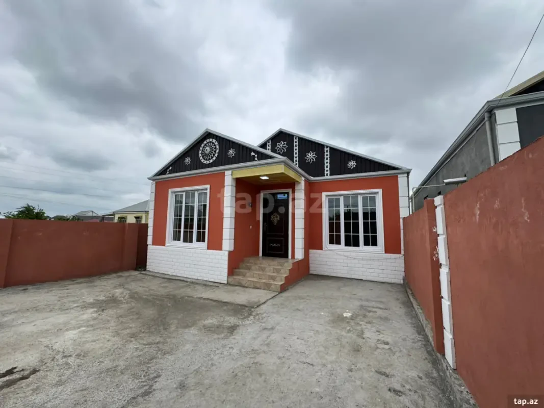Satılır 4 otaqlı həyət evi 100 m²