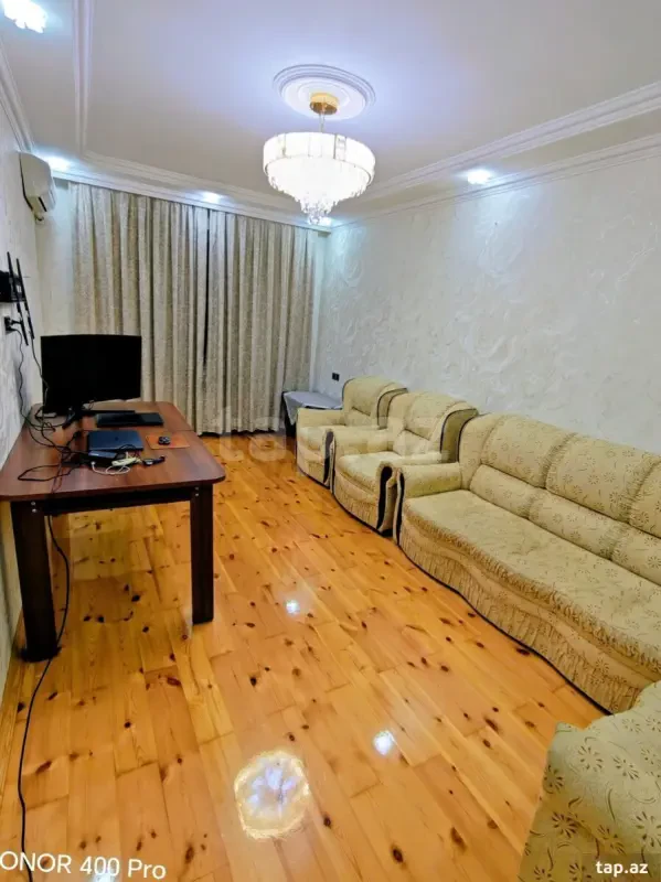 Satılır 4 otaqlı mənzil 110 m²